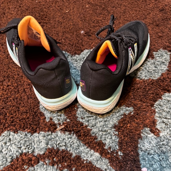 New Balance sneakers - Picture 2 of 3